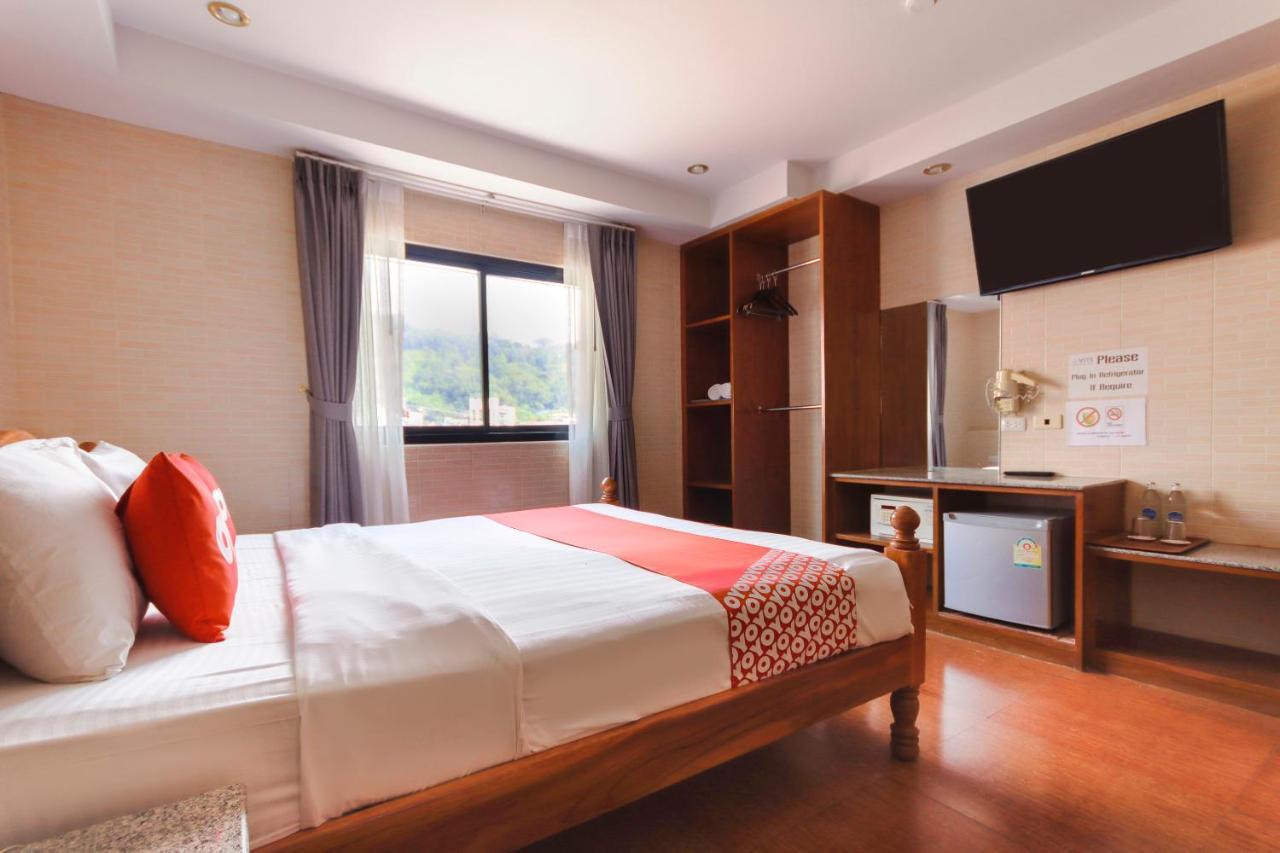 Oyo 861 Patong Dynasty Hotel Exterior foto